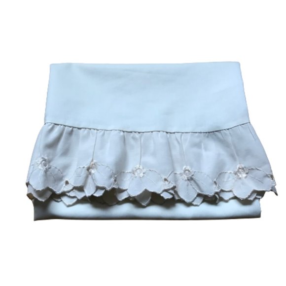 Vintage Beige Floral Embroidery Ruffles Pillowcase - Picture 7 of 7